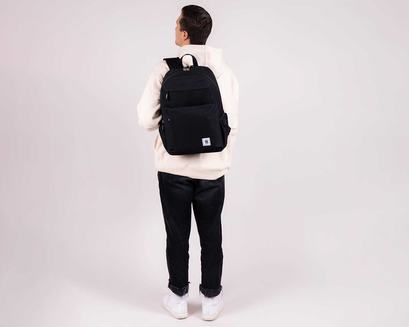 Foto 8 | Mochila Grande 1818 Unisex Wynn Negro
