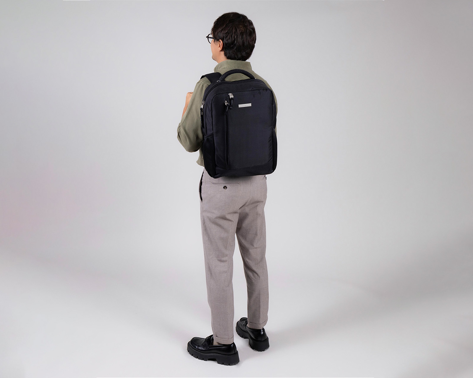 Foto 9 pulgar | Mochila Grande Chenson Pro Para Hombre Evan Negro Con Porta Laptop De Hasta 15''.