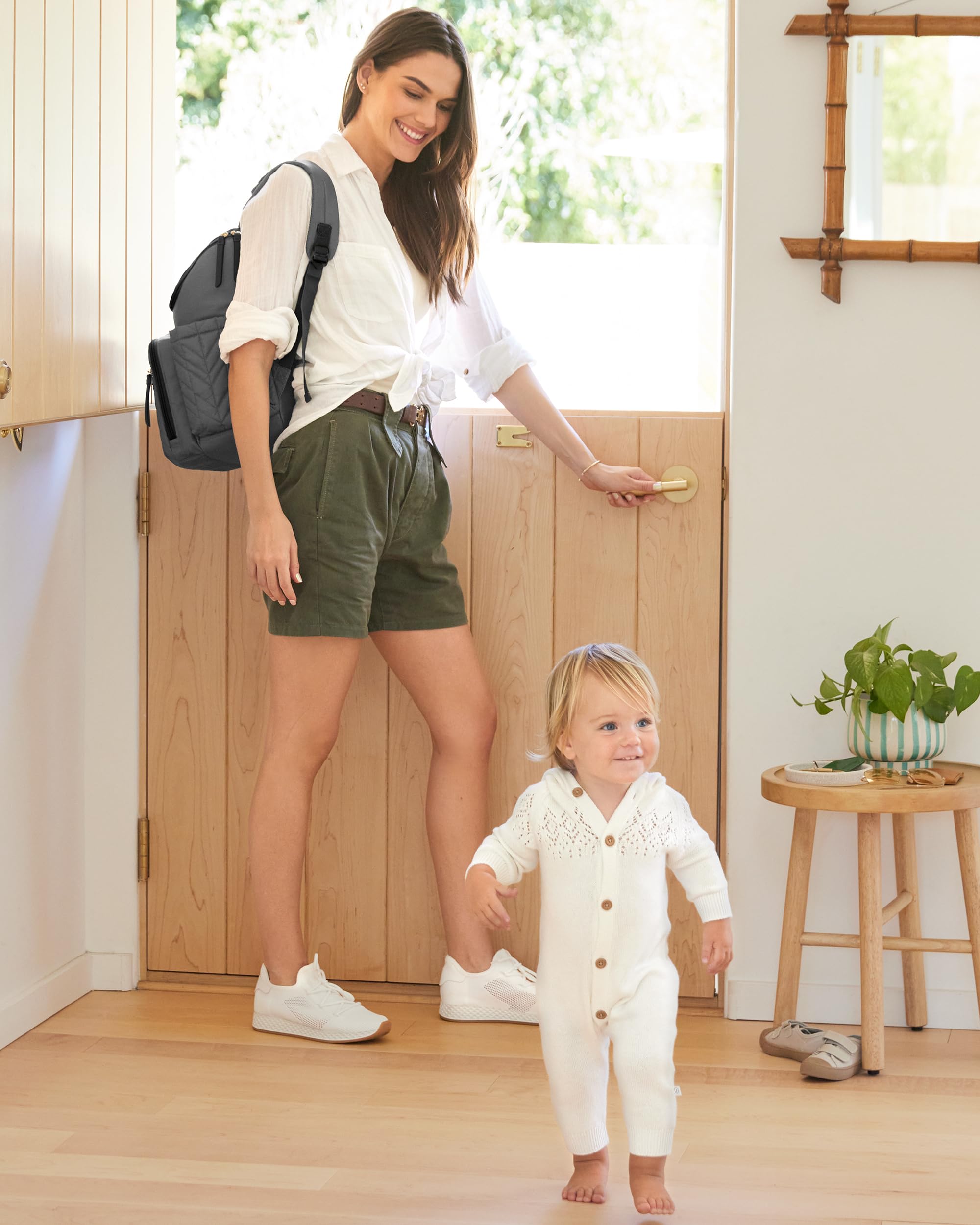 Foto 2 | Mochila Para Pañales Skip Hop Forma Con Cambiador, Color Gris - Venta Internacional.