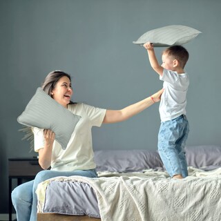 Foto 6 | Pillow Utopia Bedding Para Niños Pequeños, Paquete De 2 Unidades, 33 X 46 Cm, Gris Claro - Venta Internacional.