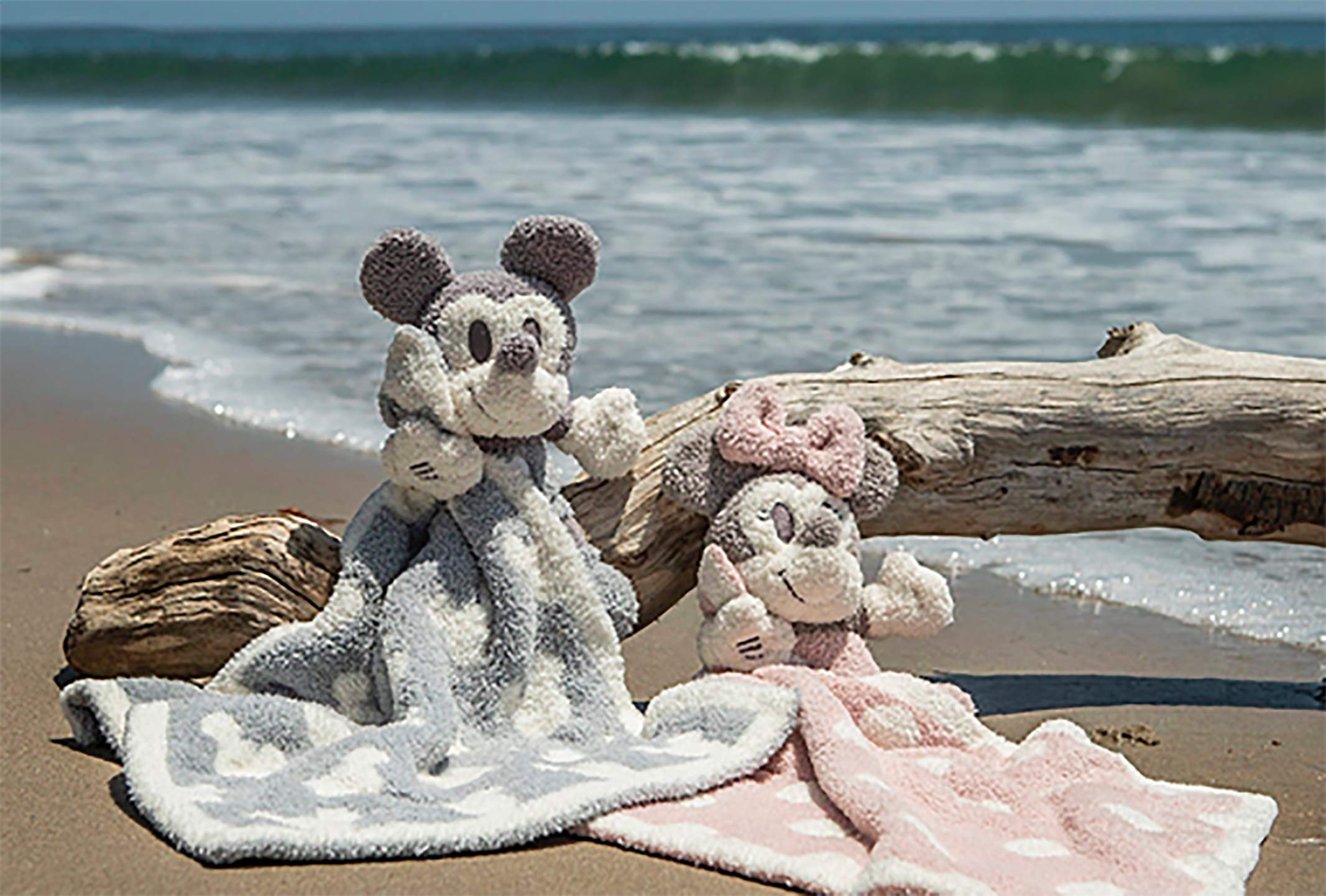 Foto 2 | Manta Barefoot Dreams, Acogedora Y Elegante, Vintage, De Minnie Mouse, Rosa Polvorienta - Venta Internacional.