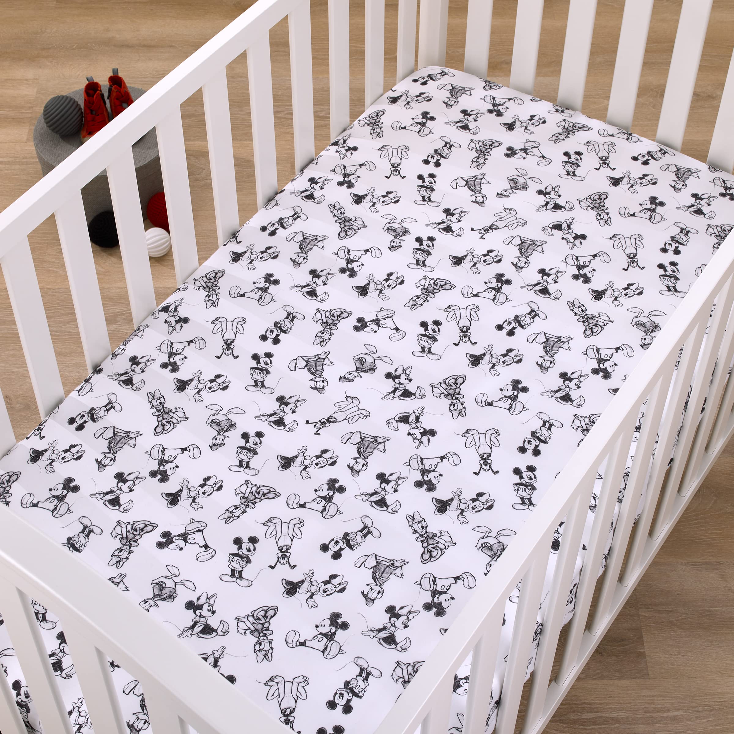 Foto 2 | Sábana Para Cuna Disney Mickey Mouse, Color Carbón, Negro Y Blanco, Poliéster - Venta Internacional.