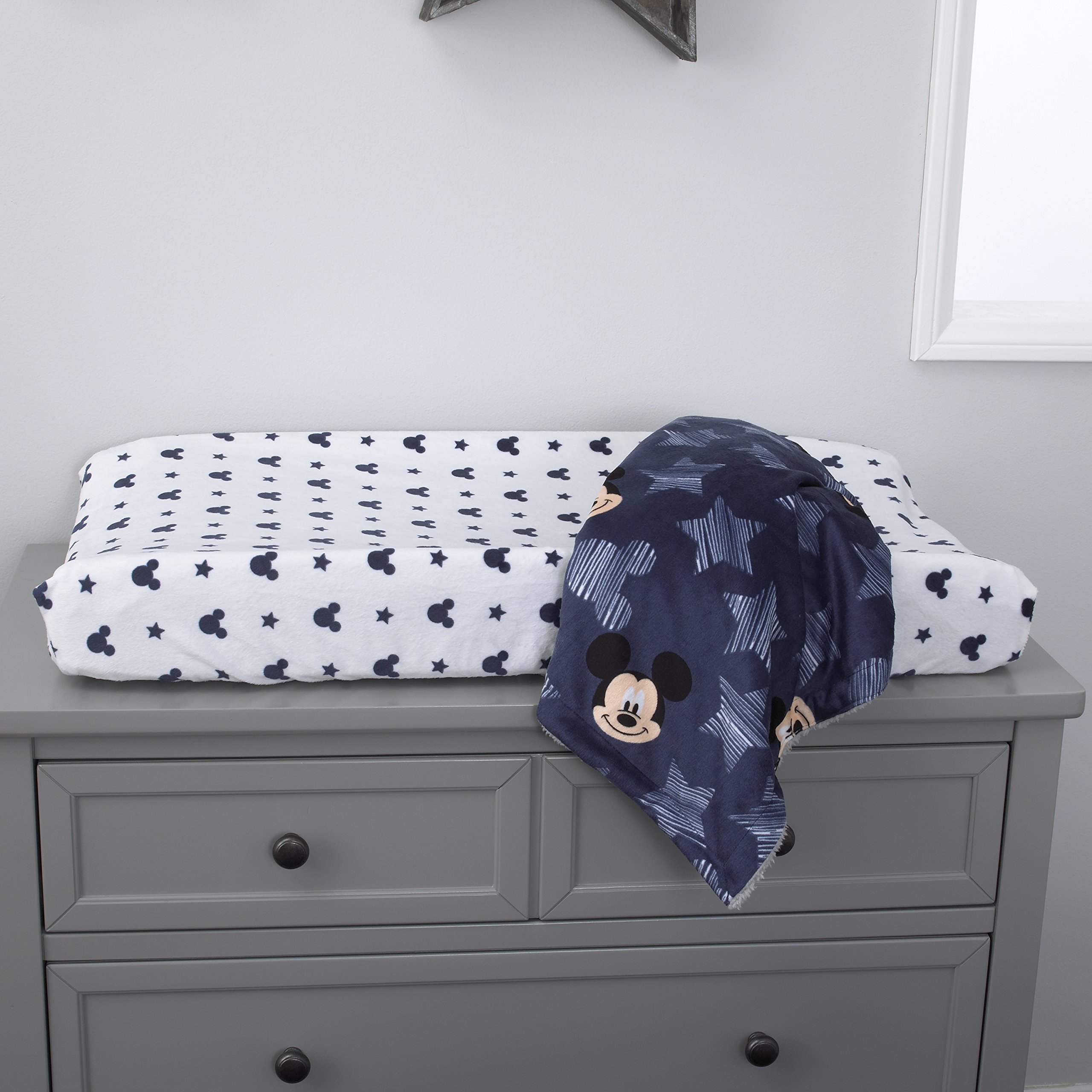 Foto 4 | Manta Para Bebé Disney Mickey Mouse Hello World Supersuave - Venta Internacional.
