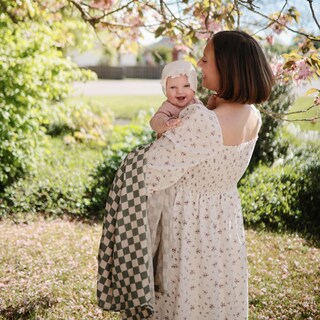 Foto 3 | Manta De Muselina Para Bebés Mushie Olive Check, 100% Algodón Orgánico - Venta Internacional.