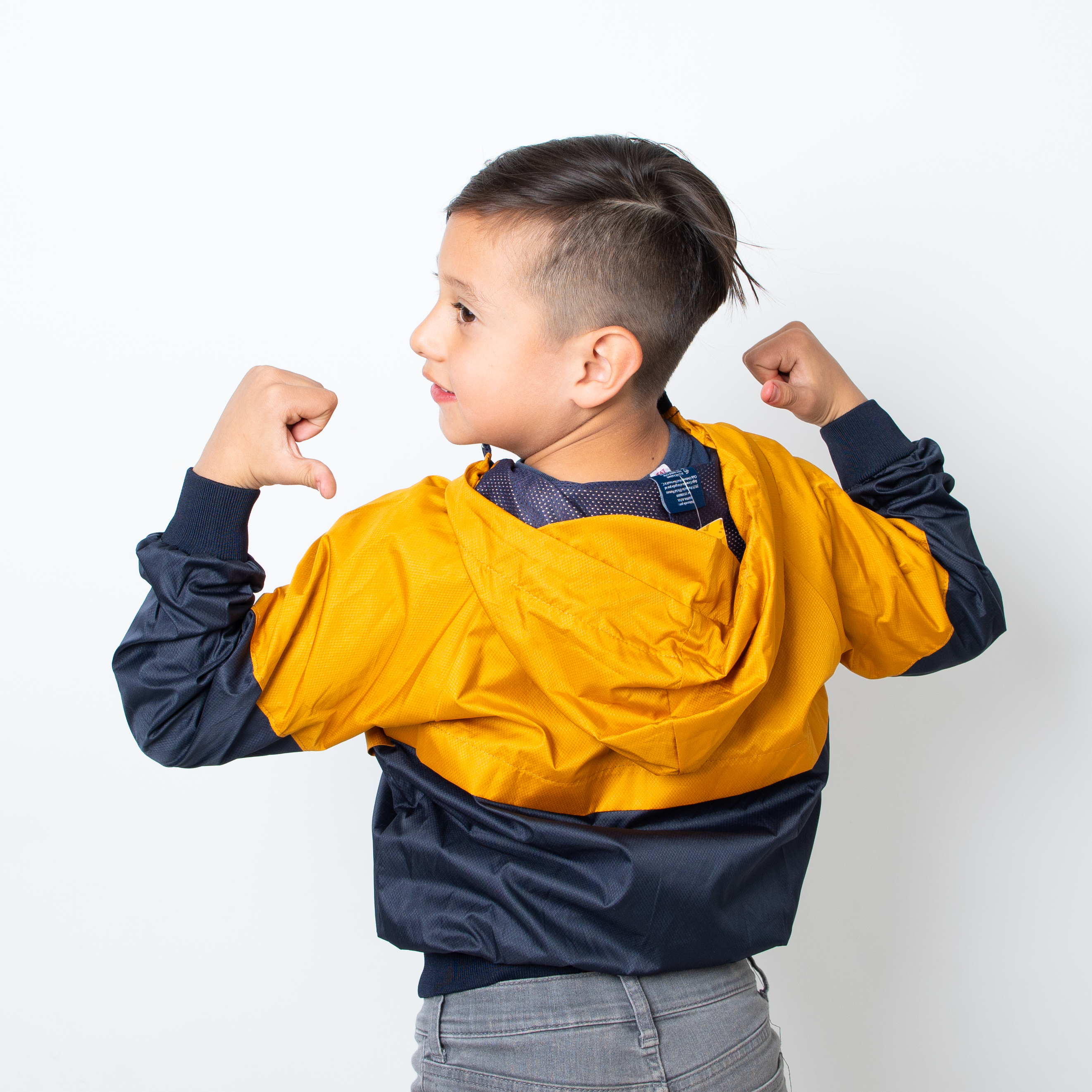 Foto 4 pulgar | Chamarra Rompevientos Pumas Diseño Oficial en Oro y Azul Infantil