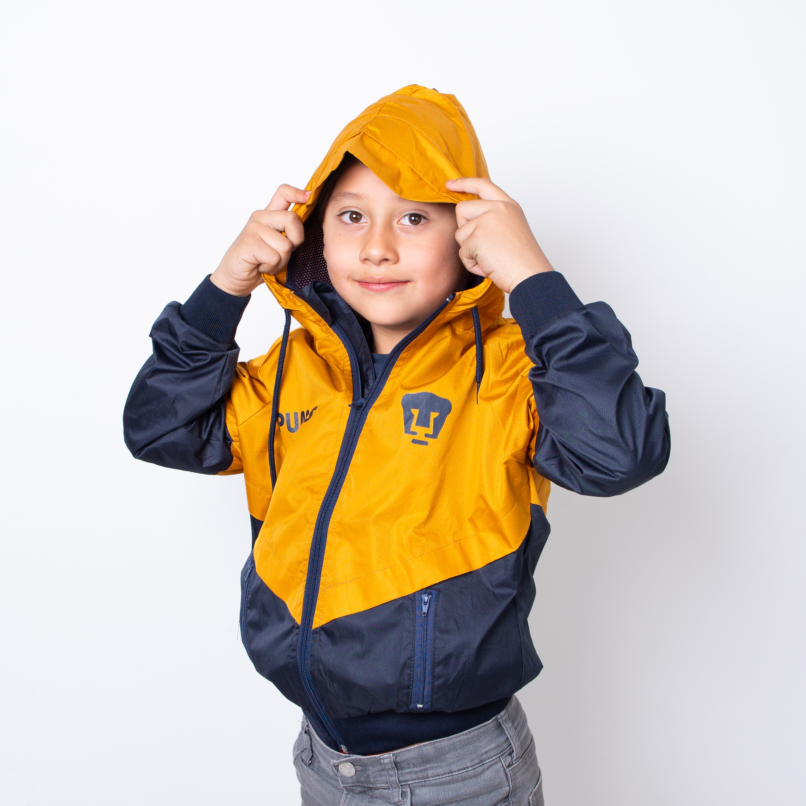 Foto 5 pulgar | Chamarra Rompevientos Pumas Diseño Oficial en Oro y Azul Infantil