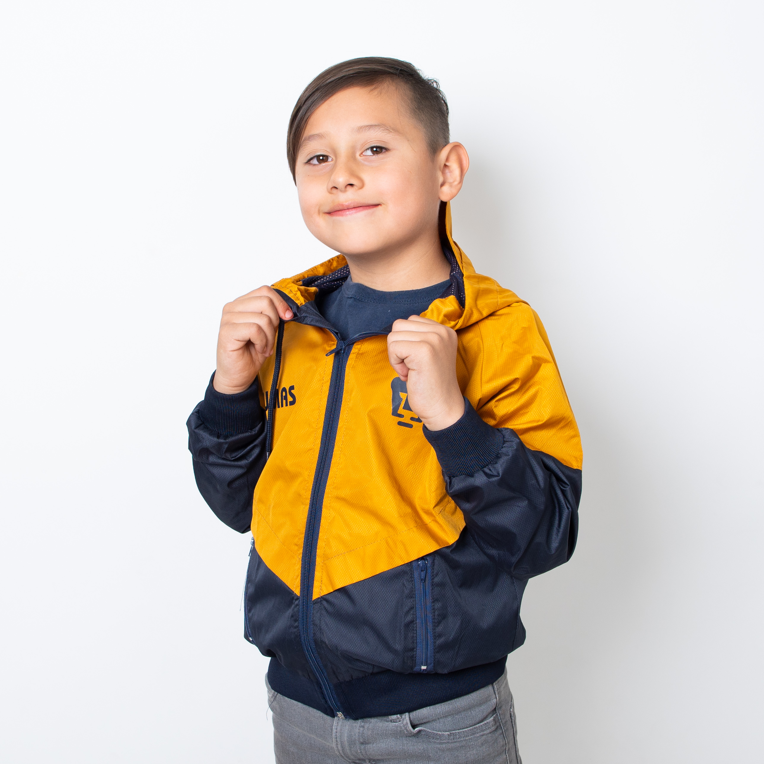Foto 6 pulgar | Chamarra Rompevientos Pumas Diseño Oficial en Oro y Azul Infantil