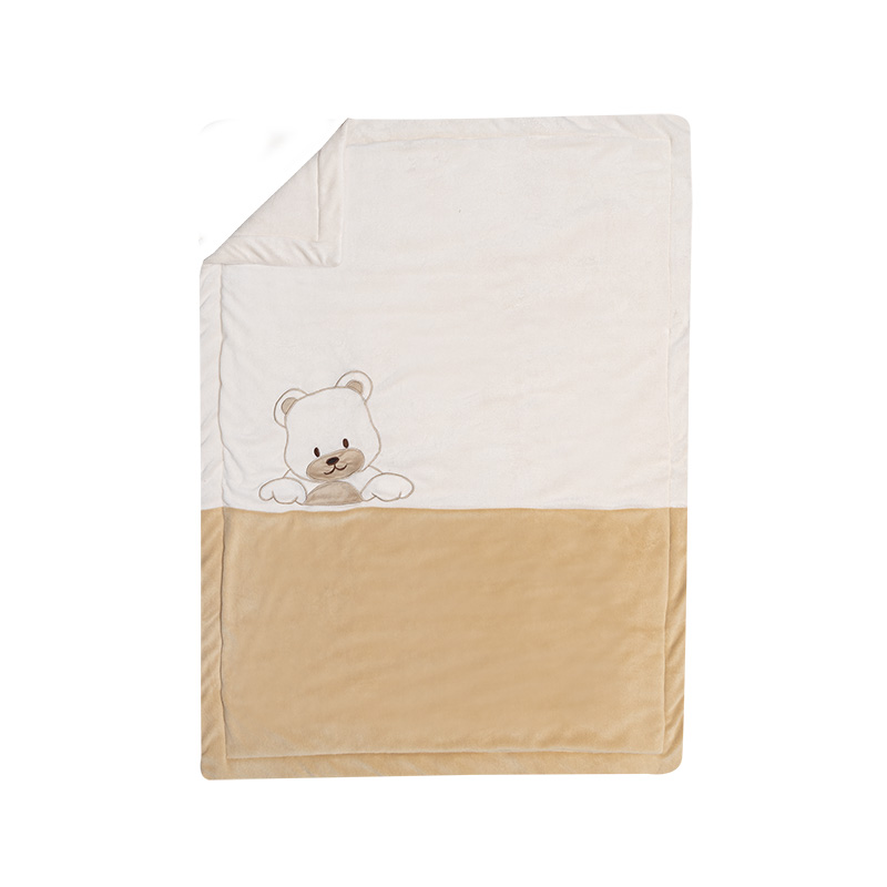 Cobertor Bordado Viajero Bear Chiqui Mundo color Beige