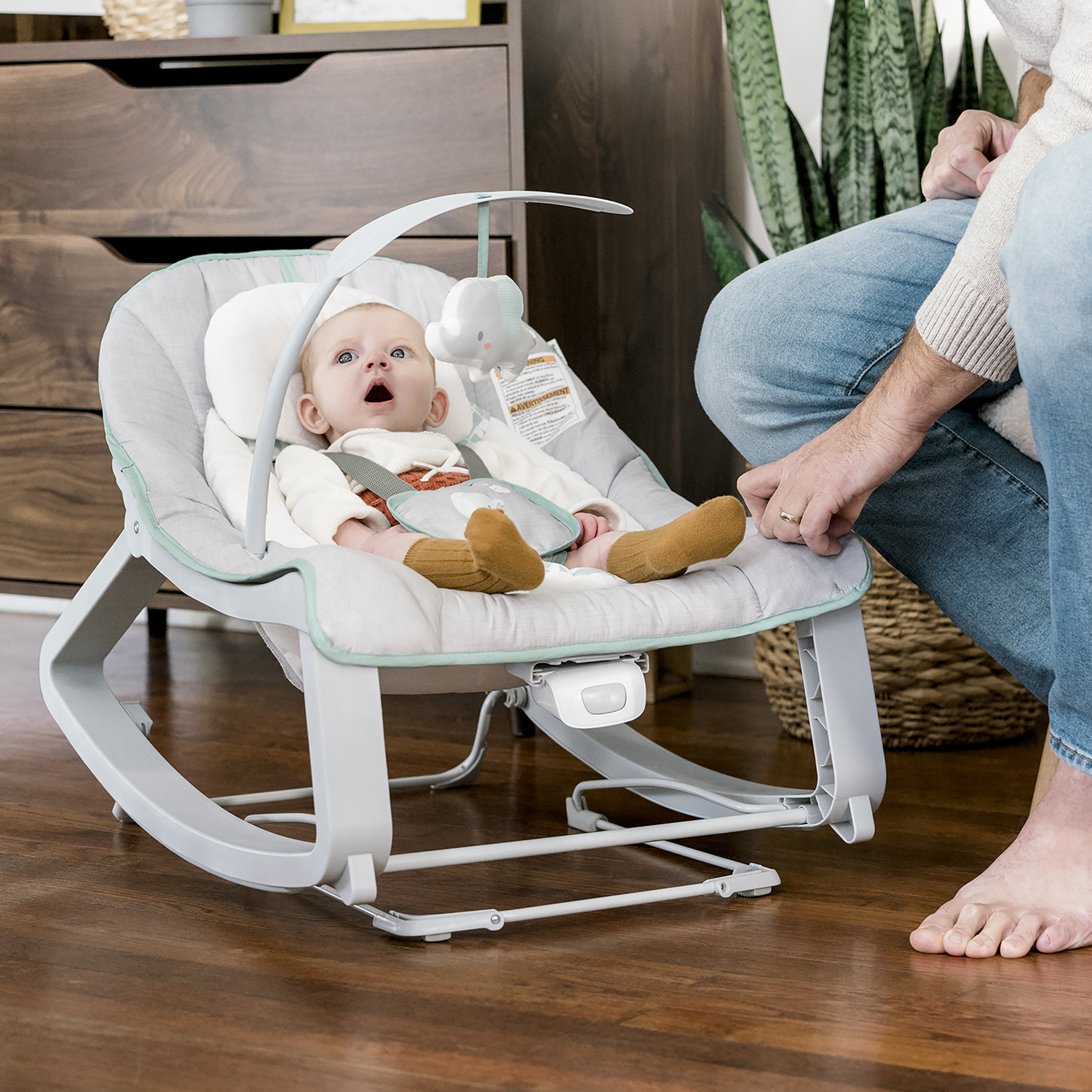 Foto 2 | Silla Mecedora Bouncer Vibradora 3 en 1 Ingenuity color Gris