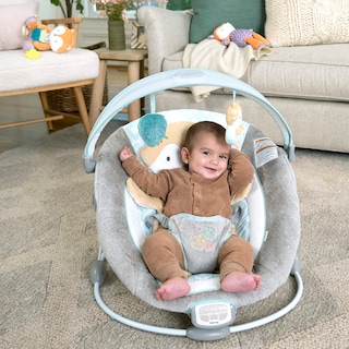 Foto 4 | Asiento Tipo Hamaca Para Bebés Ingenuity Inlighten Con Barra De Juguetes Iluminada - Venta Internacional.