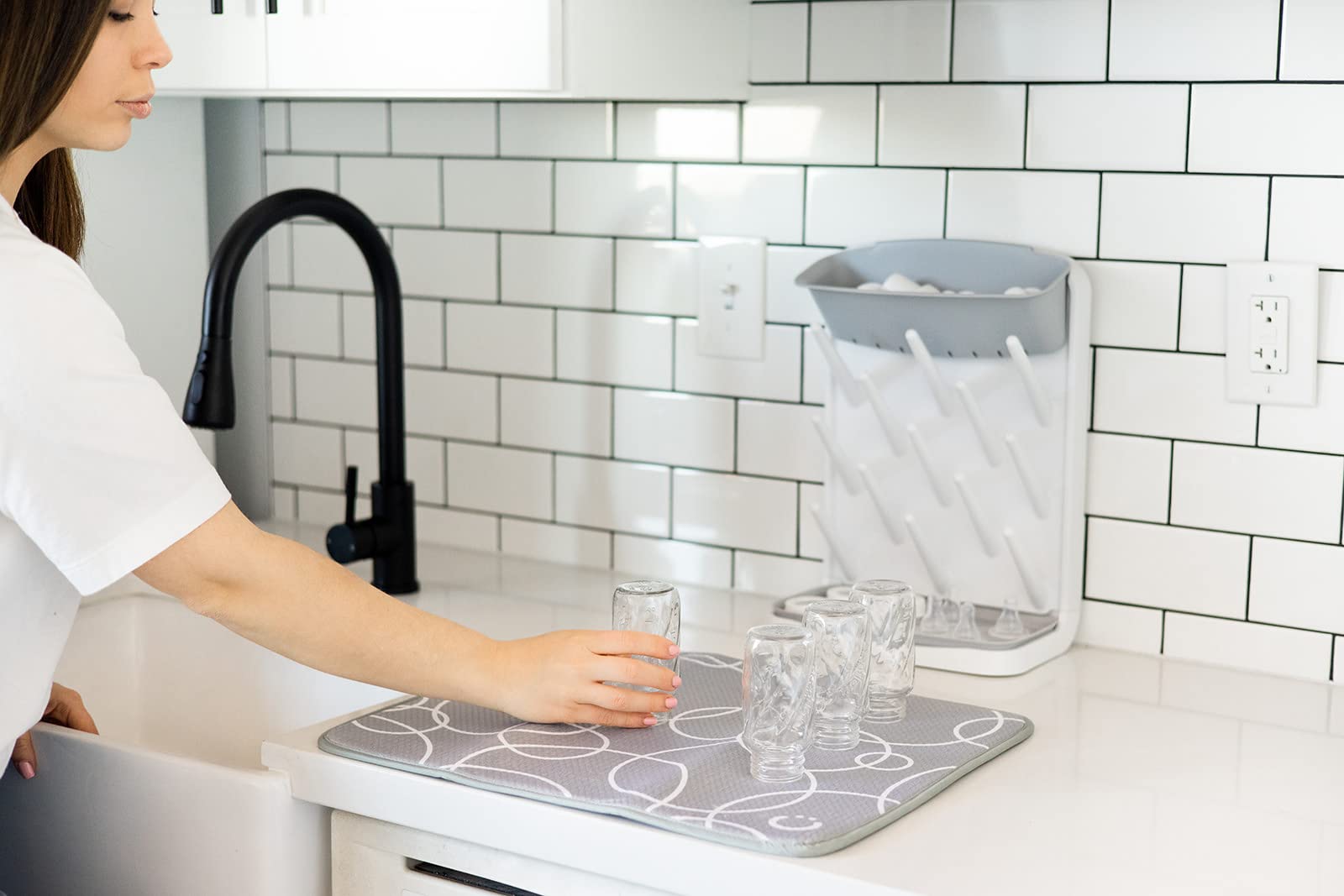 Foto 4 | Estante para Secar Botellas Ubbi Vertical con Cepillo para Botellas y Alfombrilla Gris - Venta Internacional