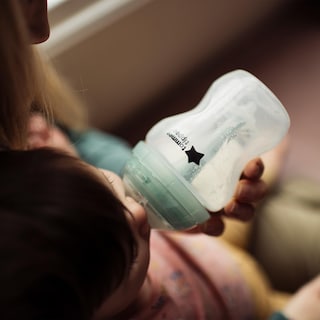 Foto 2 | Biberones Tommee Tippee Advanced Anticólicos 150 Ml, 0 M+ (x4) - Venta Internacional.
