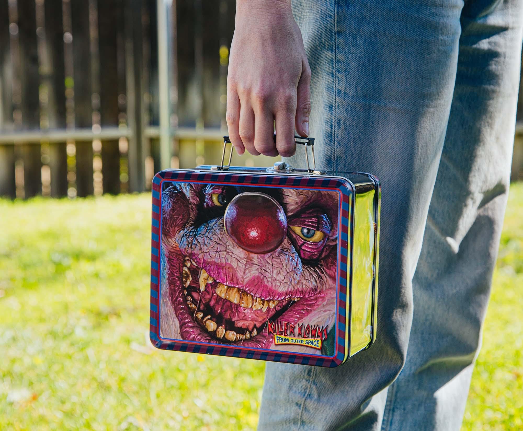 Foto 6 | Lonchera Toynk Killer Klowns From Outer Space De Lata Metálica - Venta Internacional.