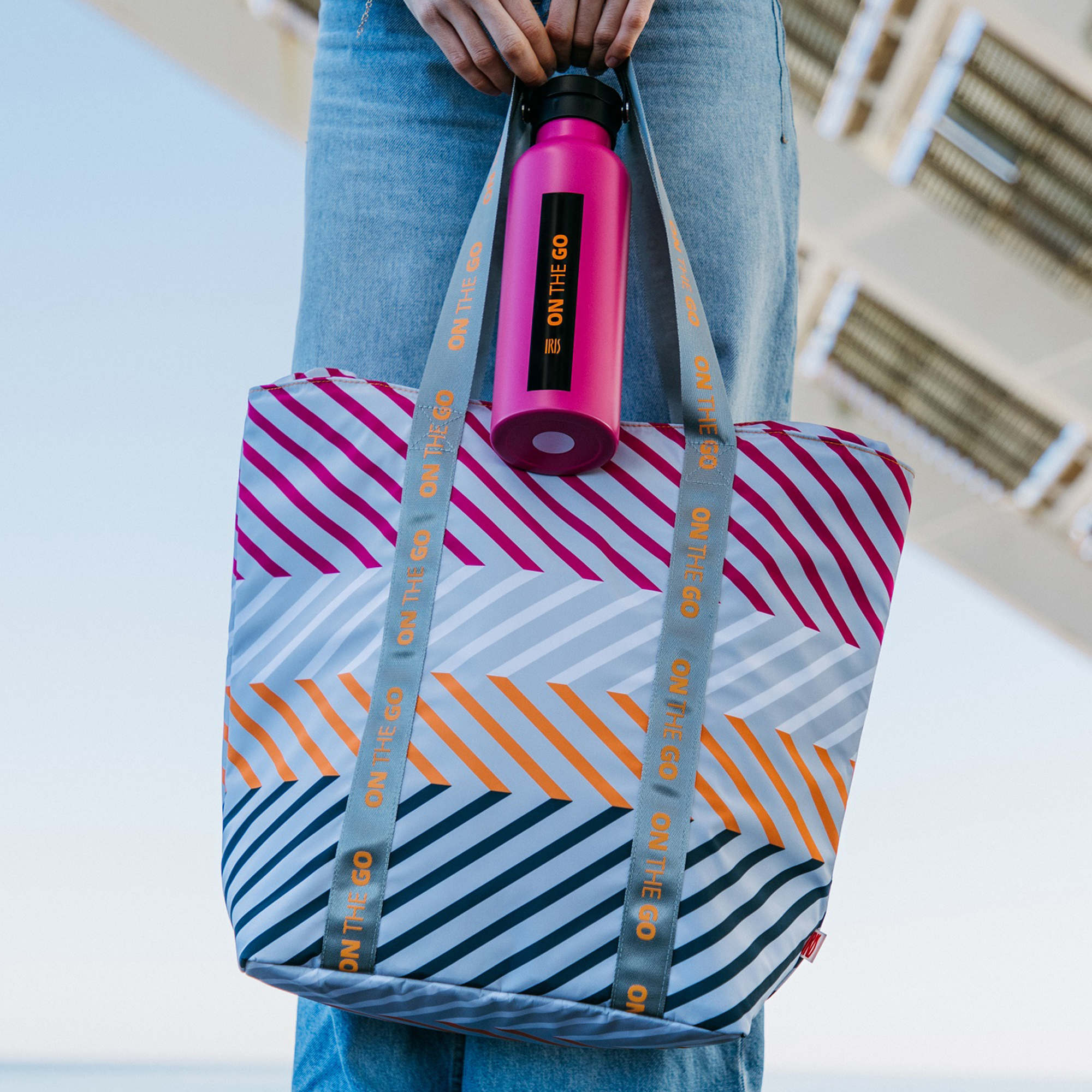 Foto 6 pulgar | Bolsa On The Go  10 Lt Iris Barcelona