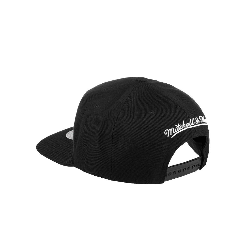 Foto 3 pulgar | Gorra Mitchell & Ness Toronto Raptors NBA color Negro