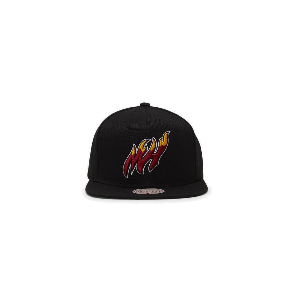 Foto 2 pulgar | Gorra Mitchell & Ness Miami Heat Core Basic NBA Negra