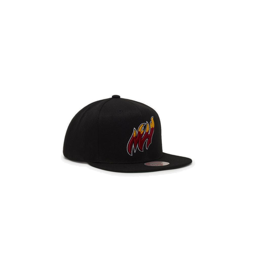 Foto 3 pulgar | Gorra Mitchell & Ness Miami Heat Core Basic NBA Negra