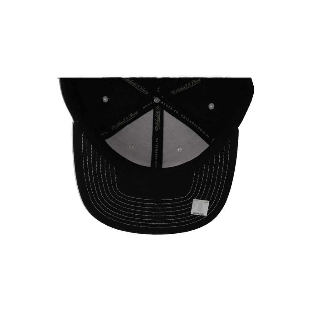 Foto 4 pulgar | Gorra Mitchell & Ness New Your Knicks NBA Negra
