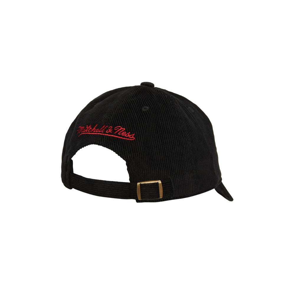 Foto 3 pulgar | Gorra Mitchell & Ness Bulls Cord Dad NBA Negro