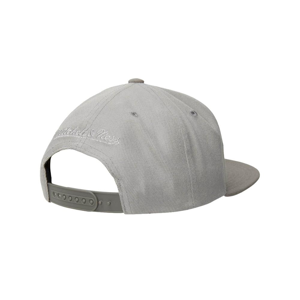 Foto 3 pulgar | Gorra Mitchell & Ness Suns Metallic Grey Nba color Gris para Hombre