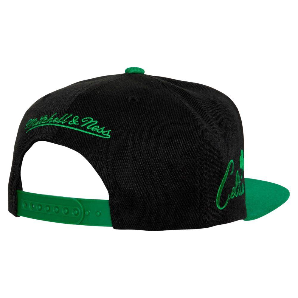 Foto 3 pulgar | Gorra Mitchell & Ness Boston Celtics Side Core 2.0 Hwc Negro