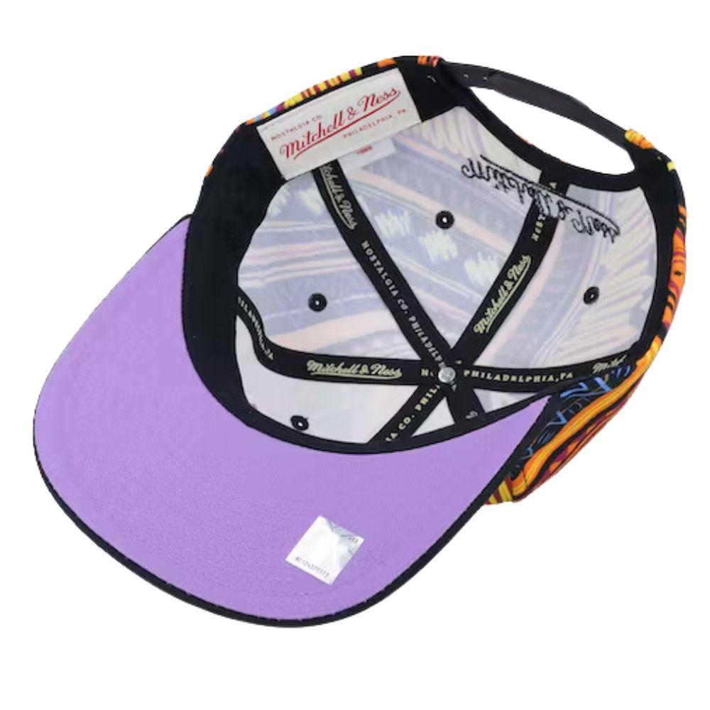 Foto 4 pulgar | Gorra Mitchell & Ness Lakers Game Day Pattern Deadstock Multicolor