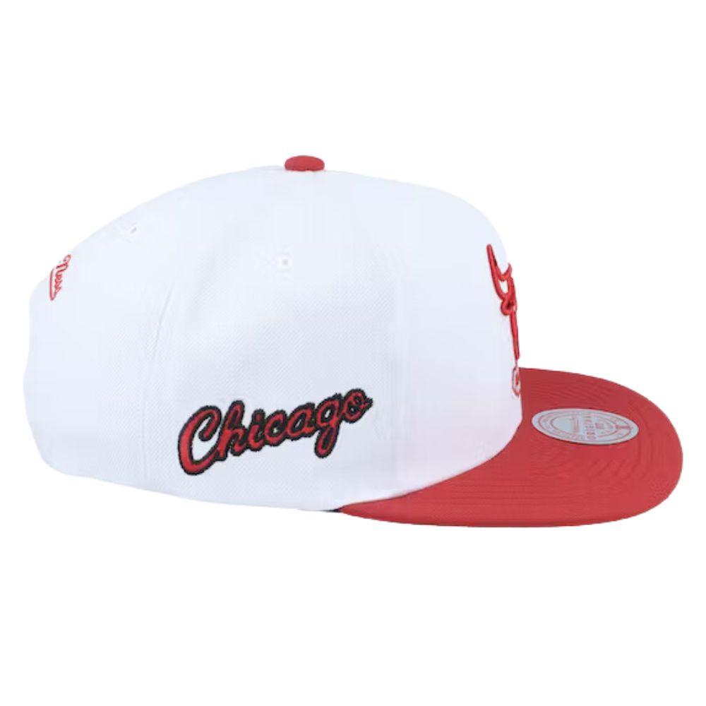 Foto 3 pulgar | Gorra Mitchell & Ness Chicago Bulls Side Core 2.0 Nba Blanco para Hombre