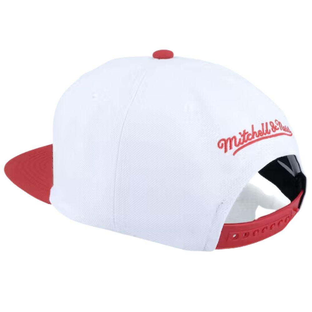 Foto 5 pulgar | Gorra Mitchell & Ness Chicago Bulls Side Core 2.0 Nba Blanco para Hombre