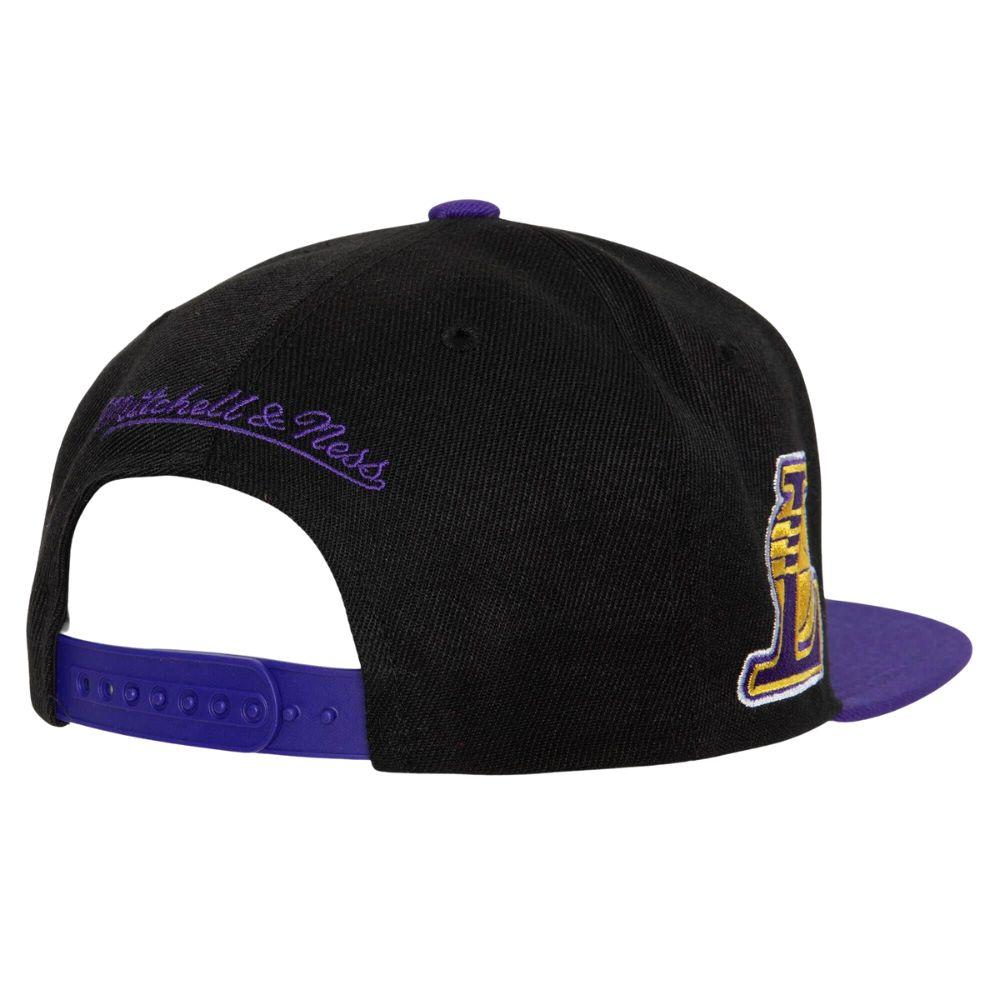 Foto 3 pulgar | Gorra Mitchell & Ness Los Ángeles Lakers Side Core 2.0 Negro para Hombre