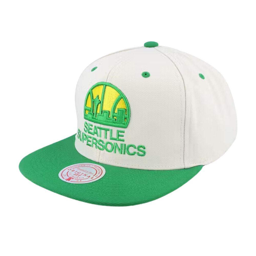 Foto 2 pulgar | Gorra Mitchell & Ness Seattle Supersonics Sail Basquetbol NBA Beige