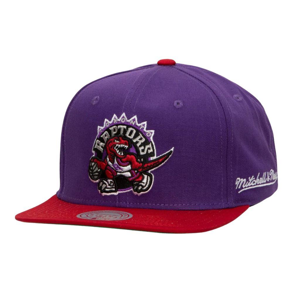 Foto 2 pulgar | Gorra Mitchell & Ness Raptors Back In Action Hwc Nba Púrpura para Hombre