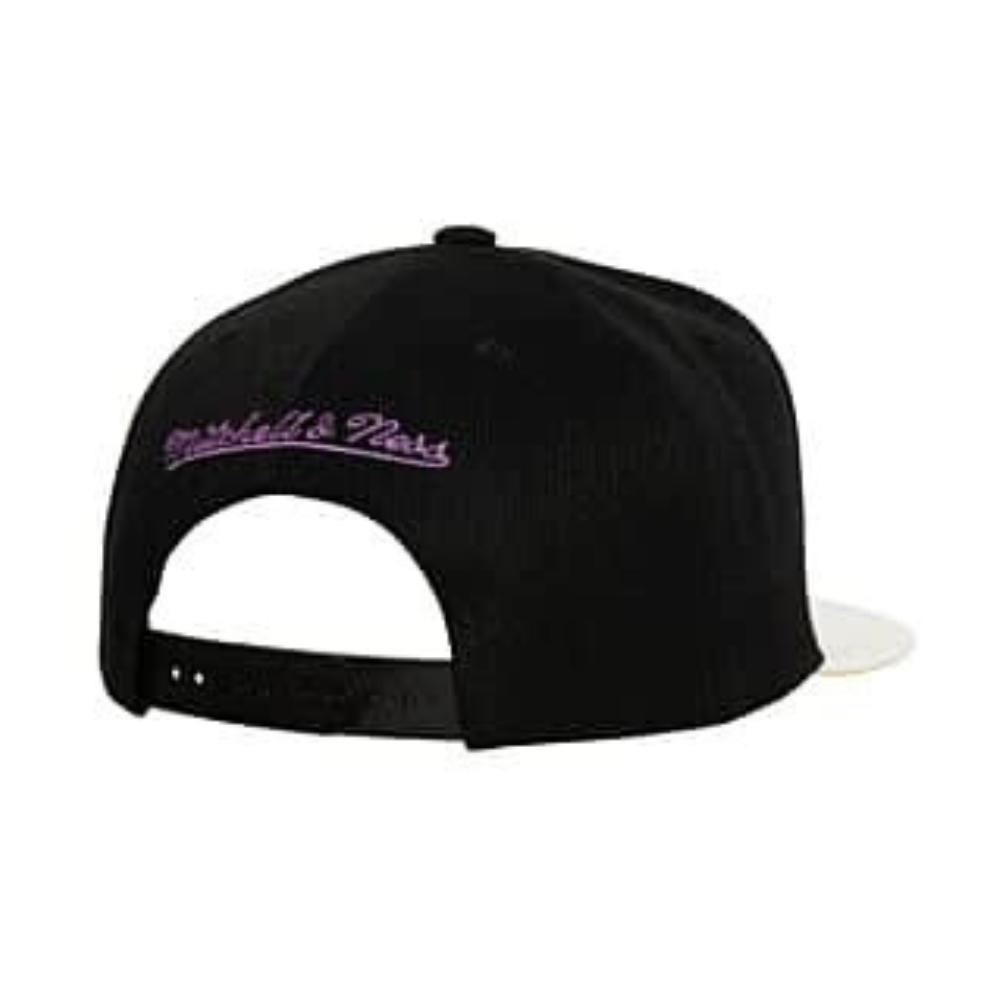 Foto 3 pulgar | Gorra Mitchell & Ness Lakers Basquetbol Negra