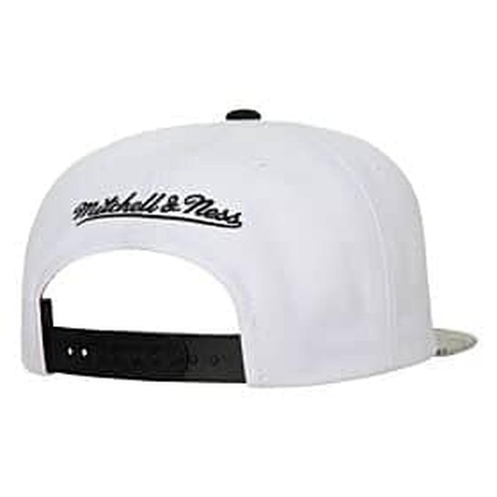 Foto 3 pulgar | Gorra Mitchell & Ness 76 Ers Cement Top Nba Blanca