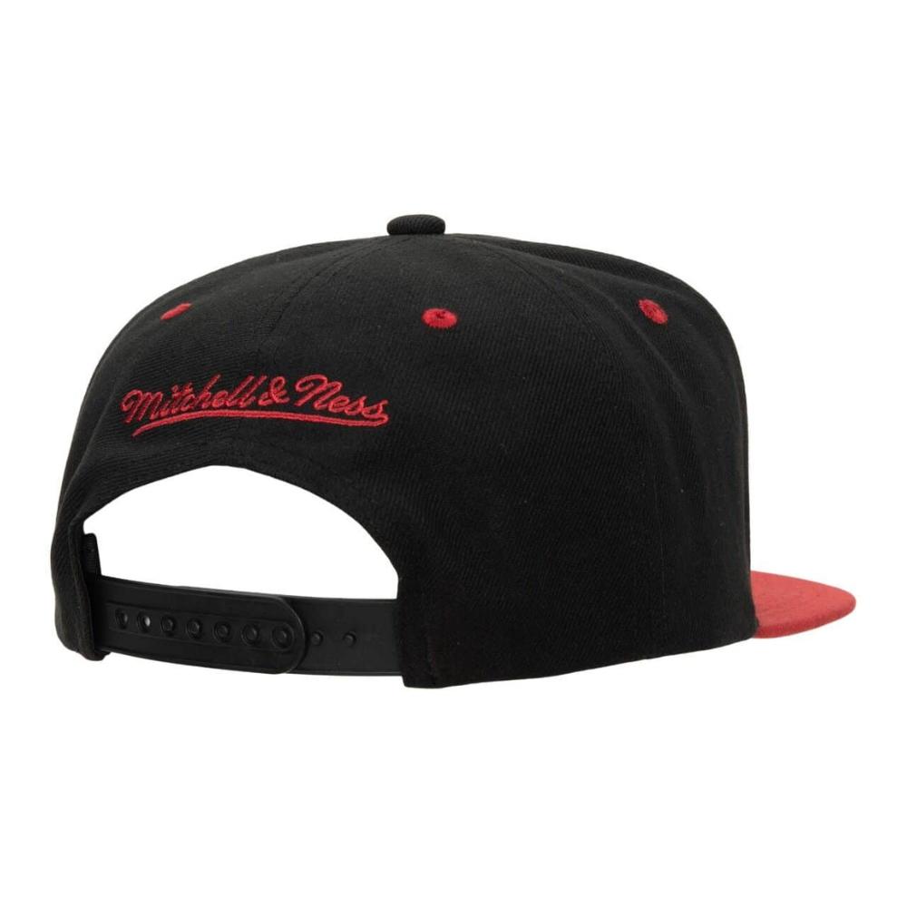 Foto 3 pulgar | Gorra Mitchell & Ness Breakthrough Chicago Bulls Negra