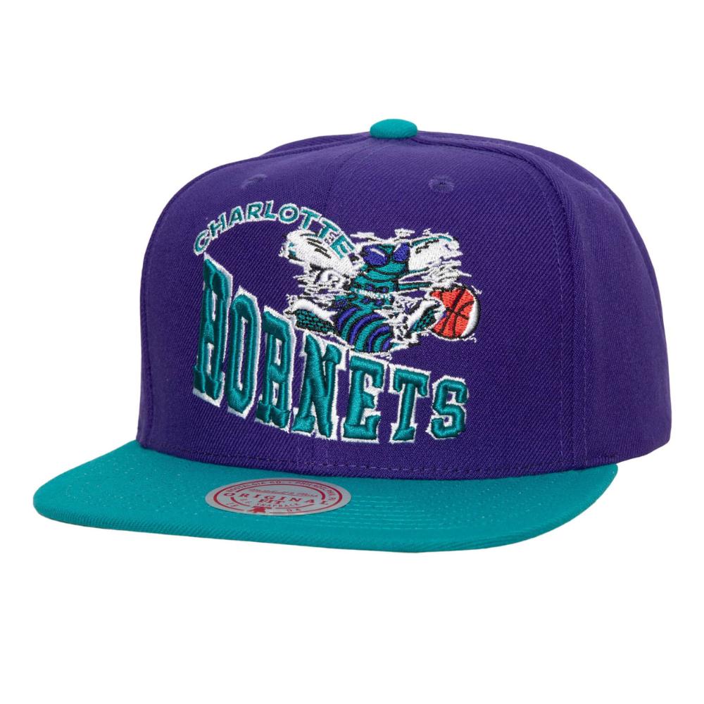 Foto 2 pulgar | Gorra Mitchell & Ness Púrpura Crooked Path Charlotte Hornets NBA