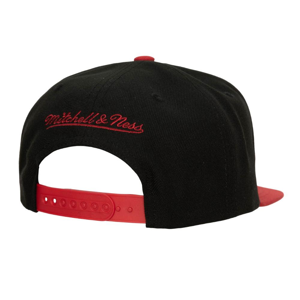 Foto 3 pulgar | Gorra Mitchell & Ness Negra Crooked Path Chicago Bulls NBA