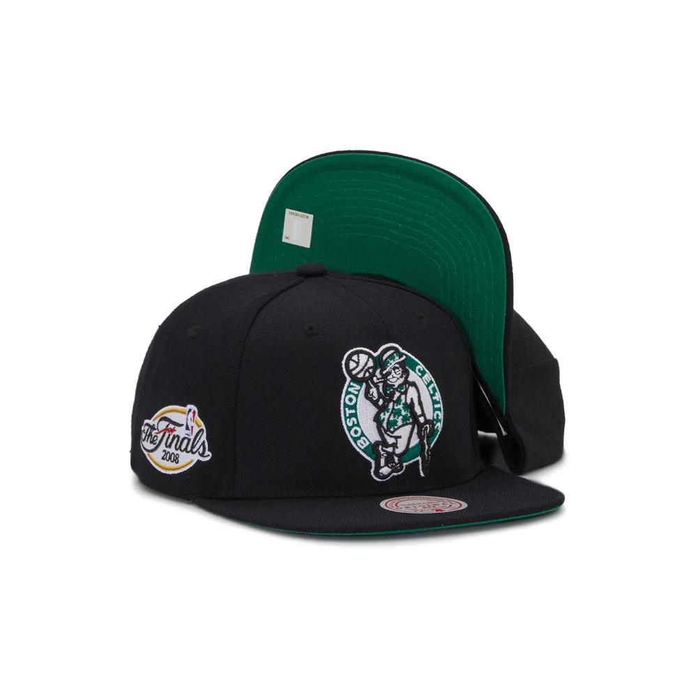 Foto 3 pulgar | Gorra Mitchell & Ness Boston Celtics 2008 Finals Basquetbol Negra