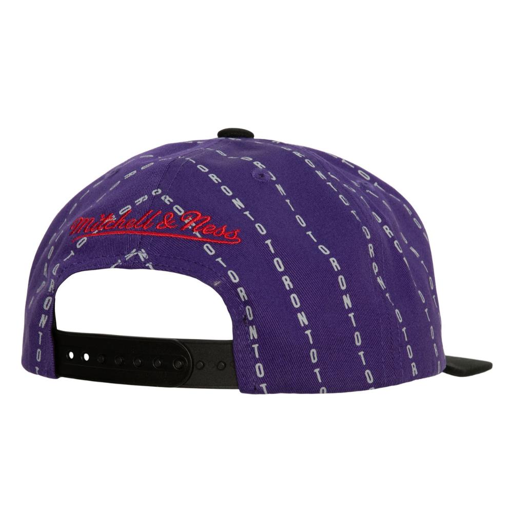 Foto 3 pulgar | Gorra Mitchell & Ness City Pinstripe Deadstock Raptors NBA Púrpura