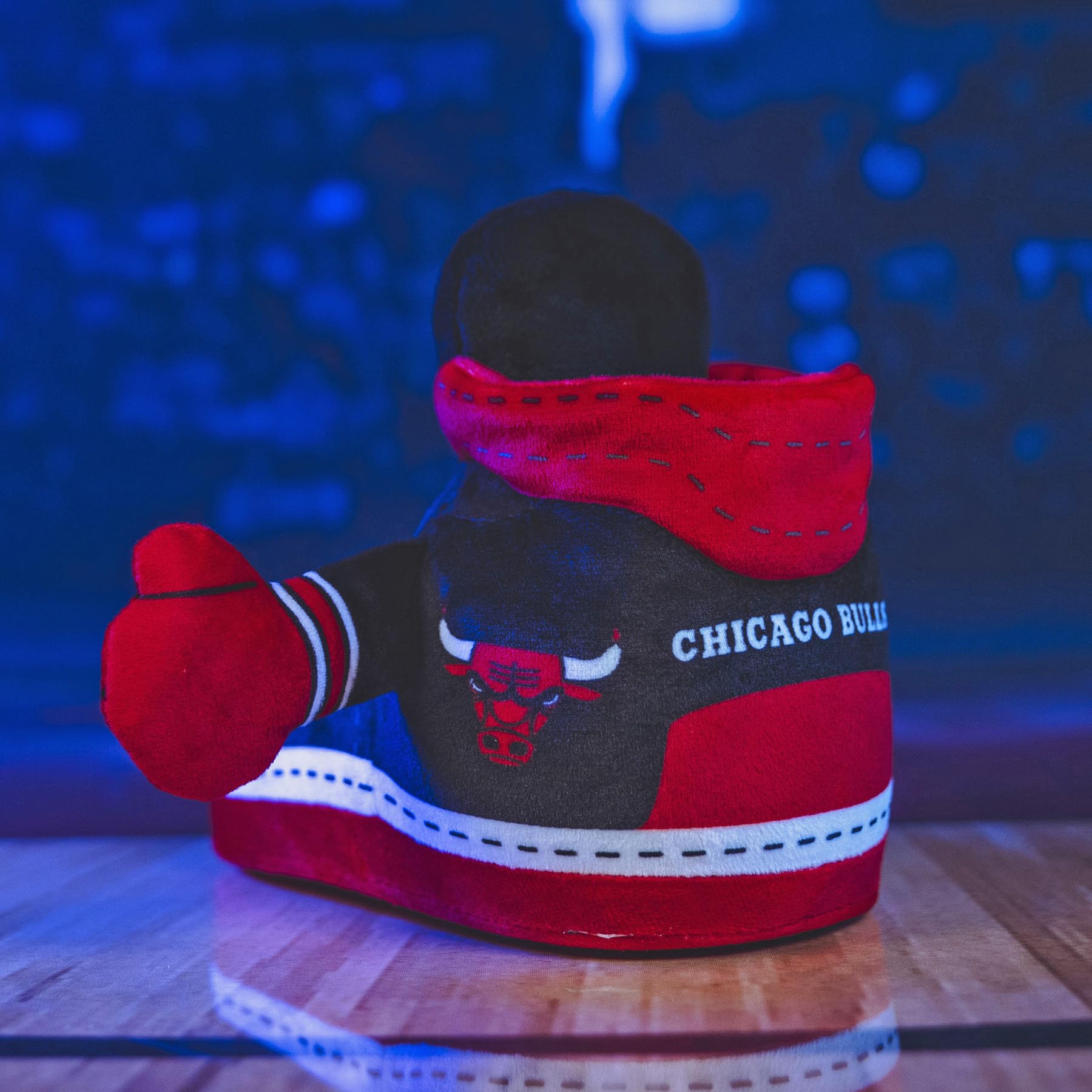 Foto 3 pulgar | Zapatilla De Felpa Bleacher Creatures Chicago Bulls Nba Kuricha 7 - Venta Internacional.