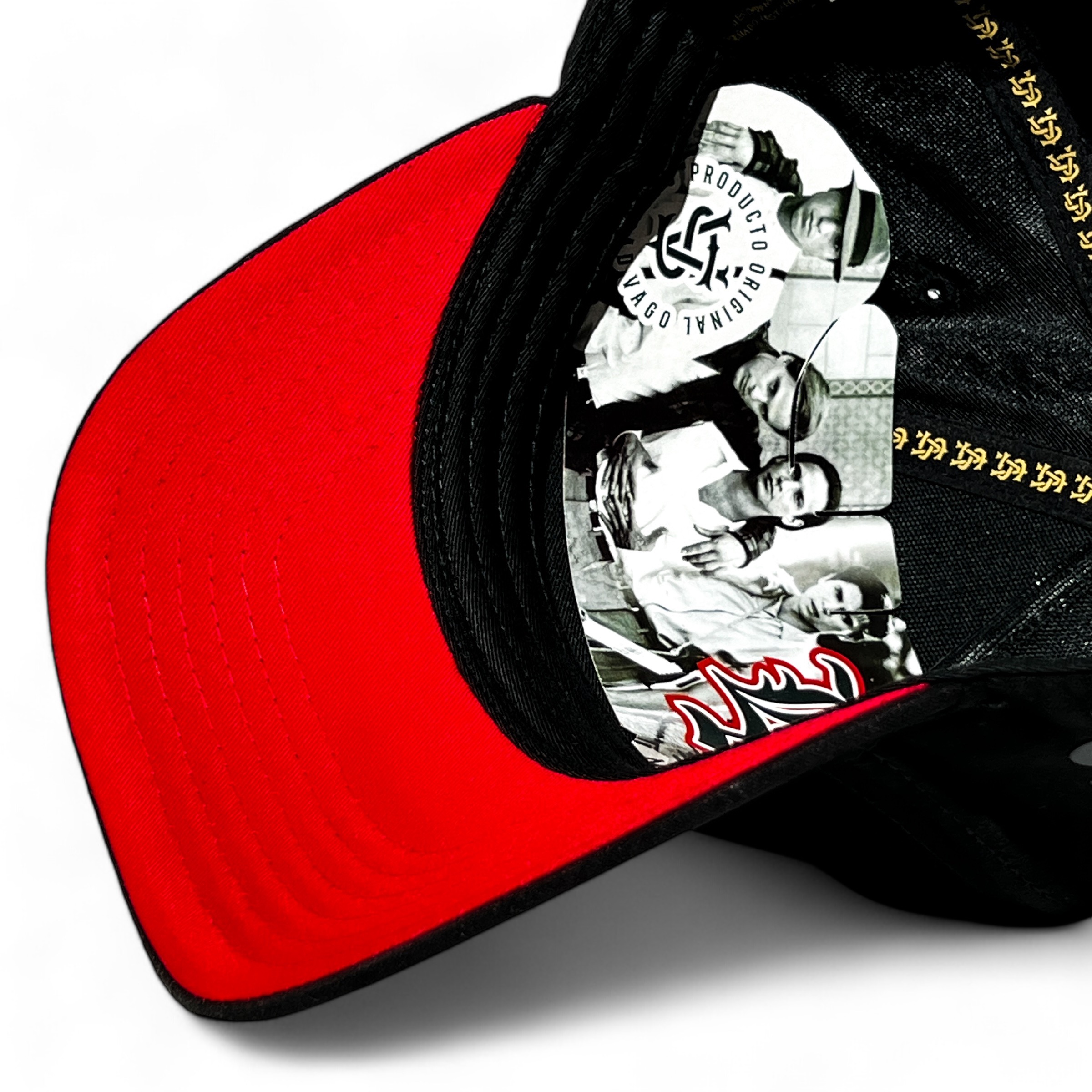 Foto 7 pulgar | Vago Style La Mx Gorra Unica Artesanal Negra De Gamuza Ajustable Con Visera Curva Con Rojo Bajo Visera