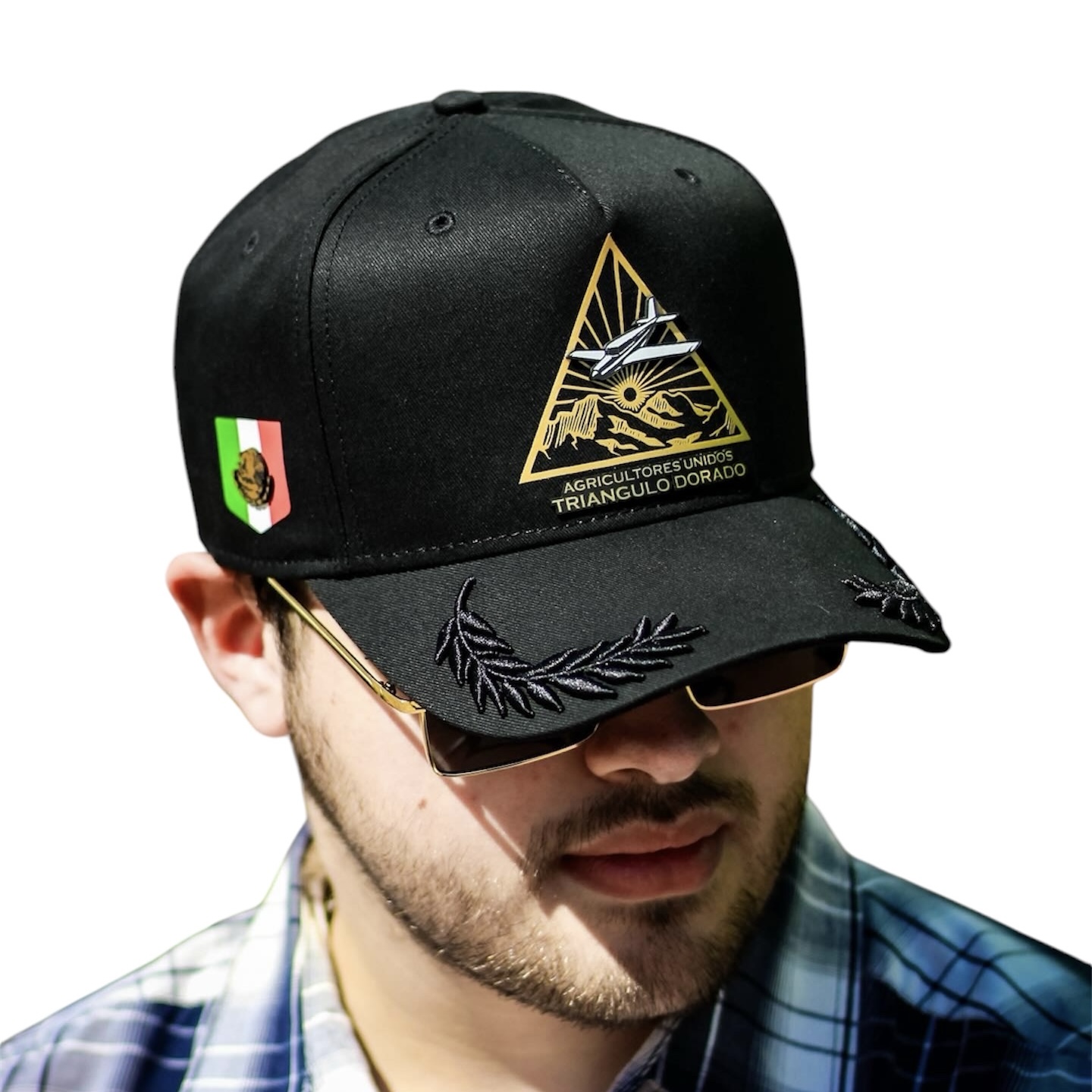 Foto 4 pulgar | Vago Style Triangulo Dorado Gorra Unica Artesanal Negra Ajustable Con Visera Curva Con Laureles Negros