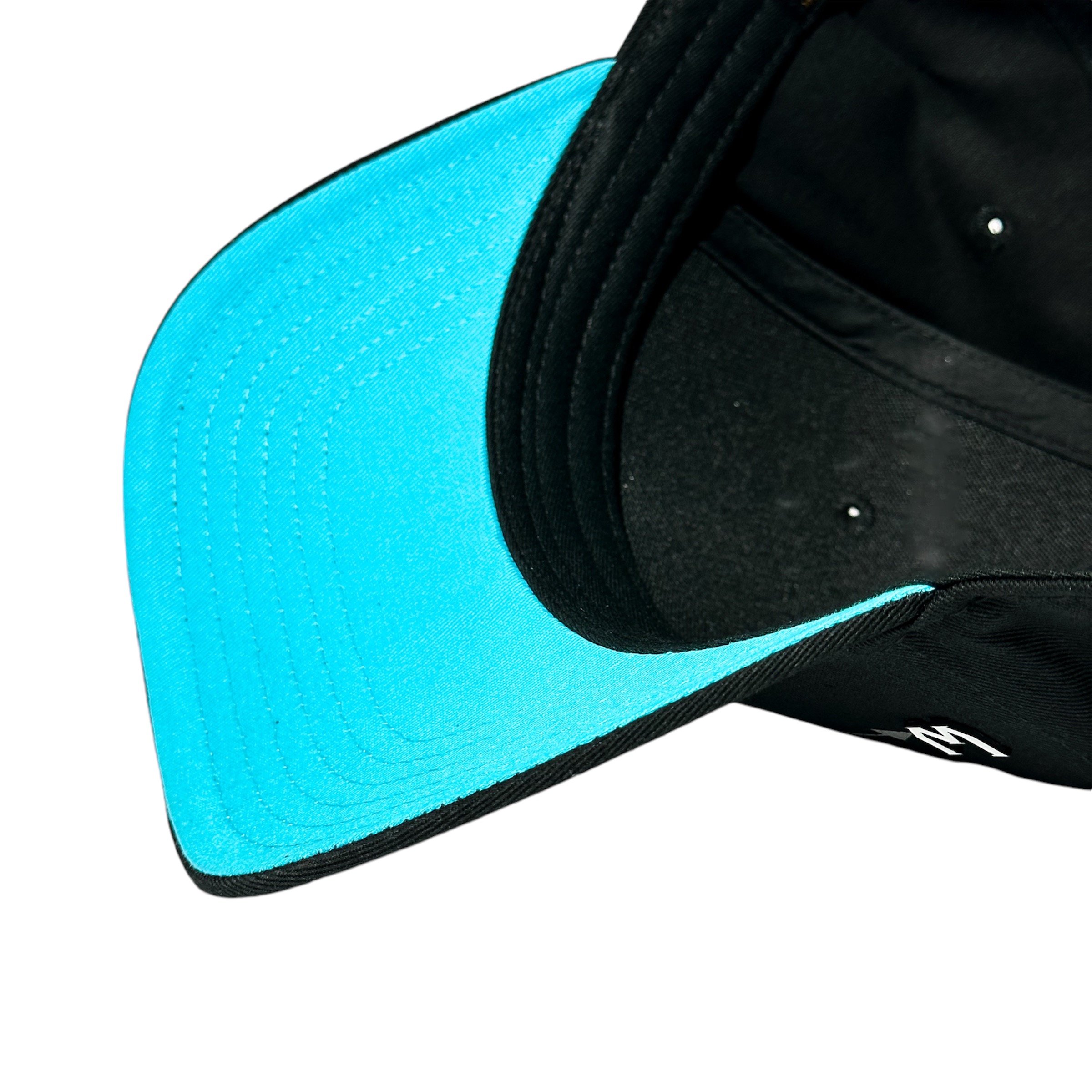 Foto 6 | Vago Style Rumbo Fijo White Gorra Unica Artesanal Negra Ajustable Con Visera Curva Con Azul Cielo Bajo Visera