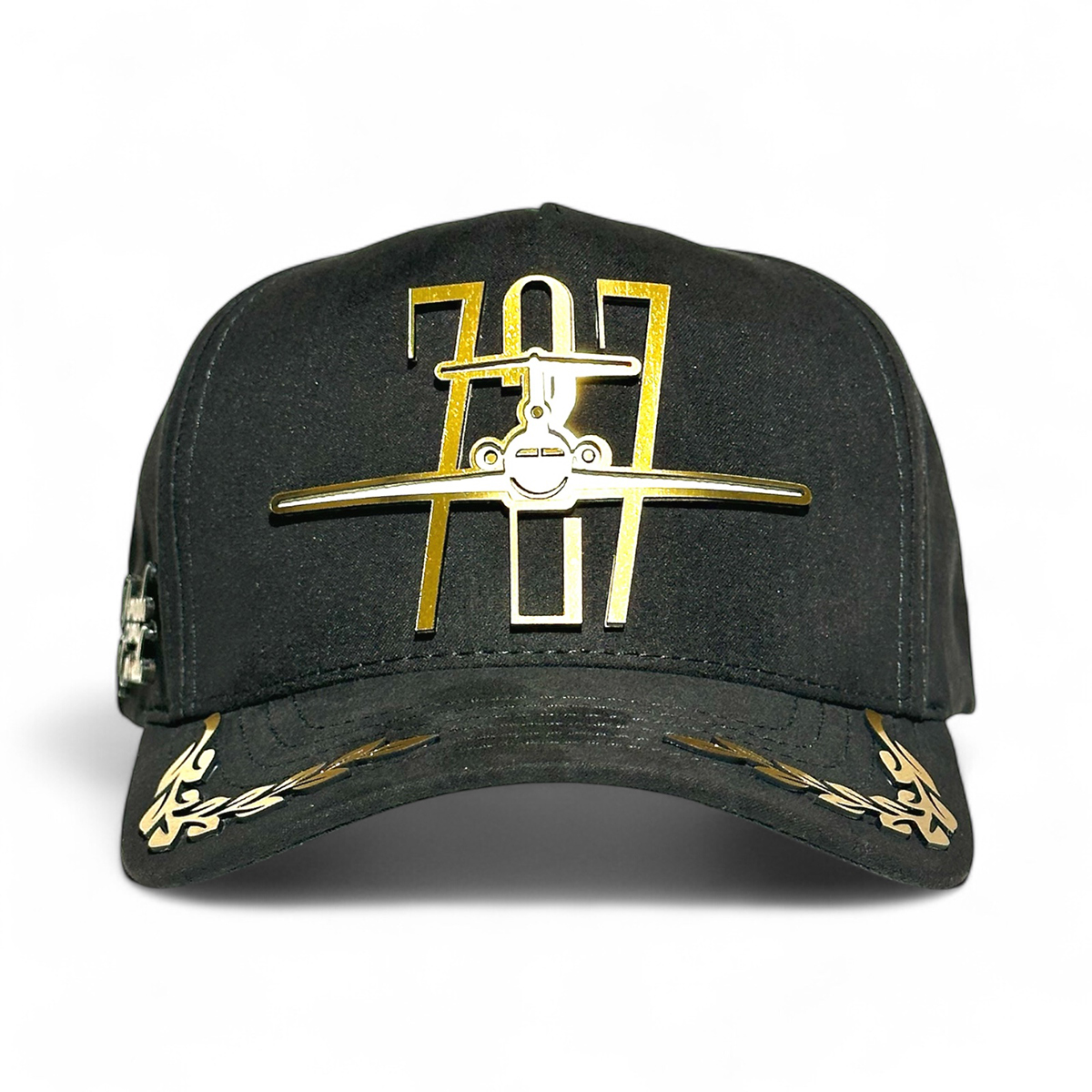 Foto 3 pulgar | Vagostyle Gorra Amado Carrillo Snapback Negra Gamuza Placa Dorada Exclusiva