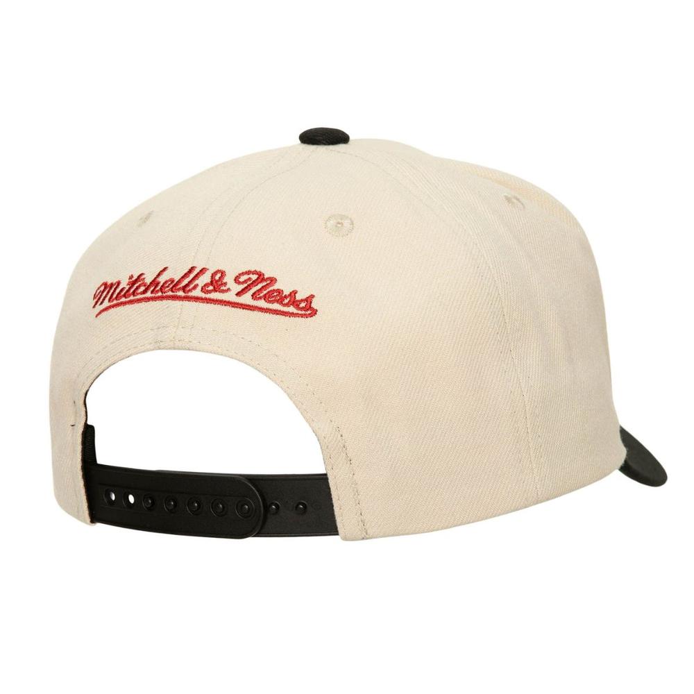 Foto 3 pulgar | Gorra Mitchell & Ness World Famous Pro Snapback Bulls Nba Blanco
