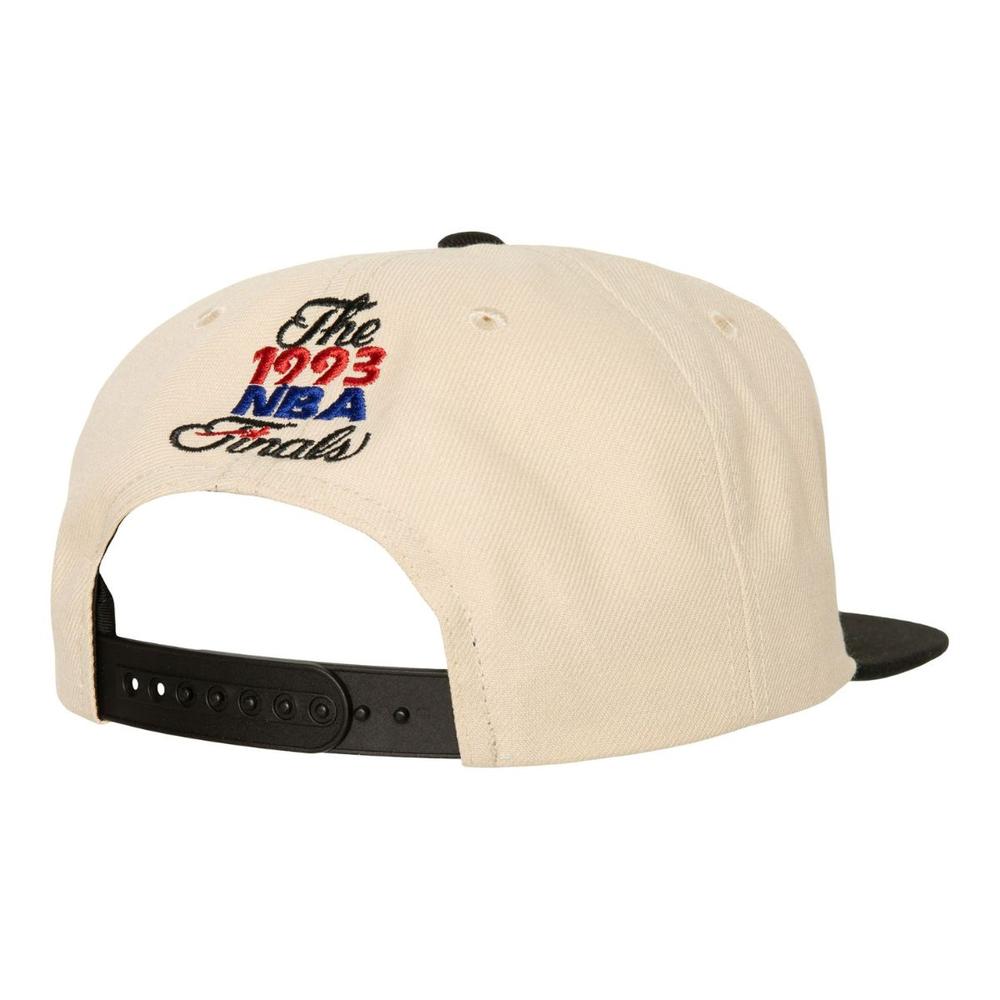 Foto 2 | Gorra Mitchell & Ness Finals Remix Snapback Bulls Vs. Suns Blanco