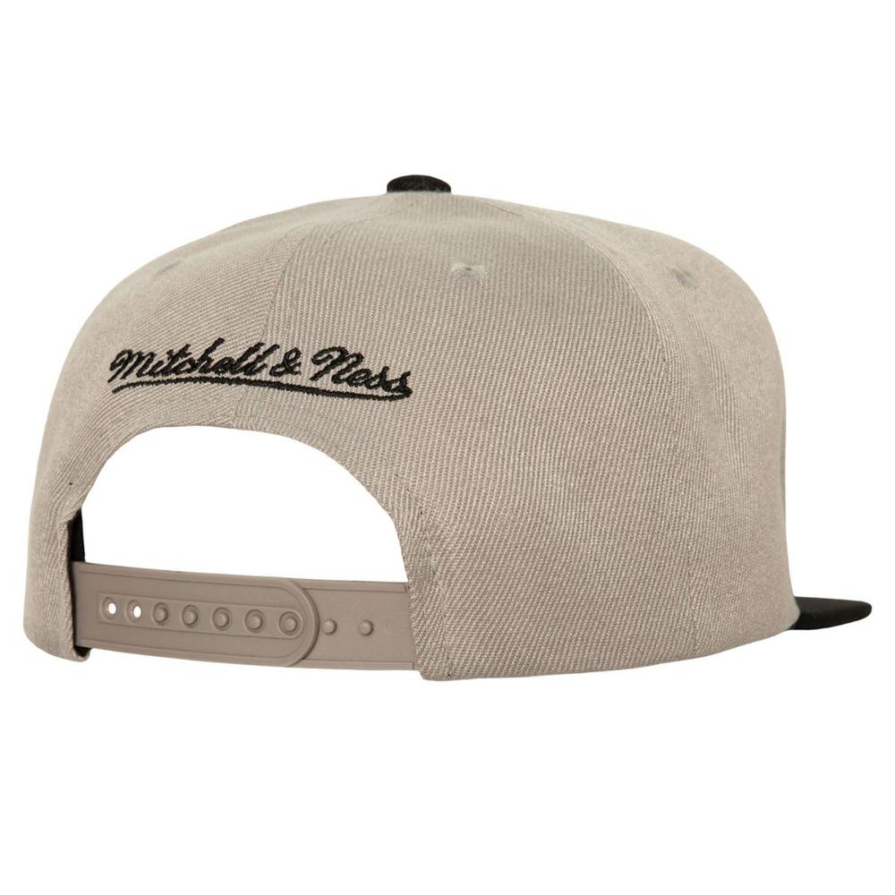 Foto 3 pulgar | Gorra Mitchell & Ness Top Letter Snapback Celtics Nba Gris