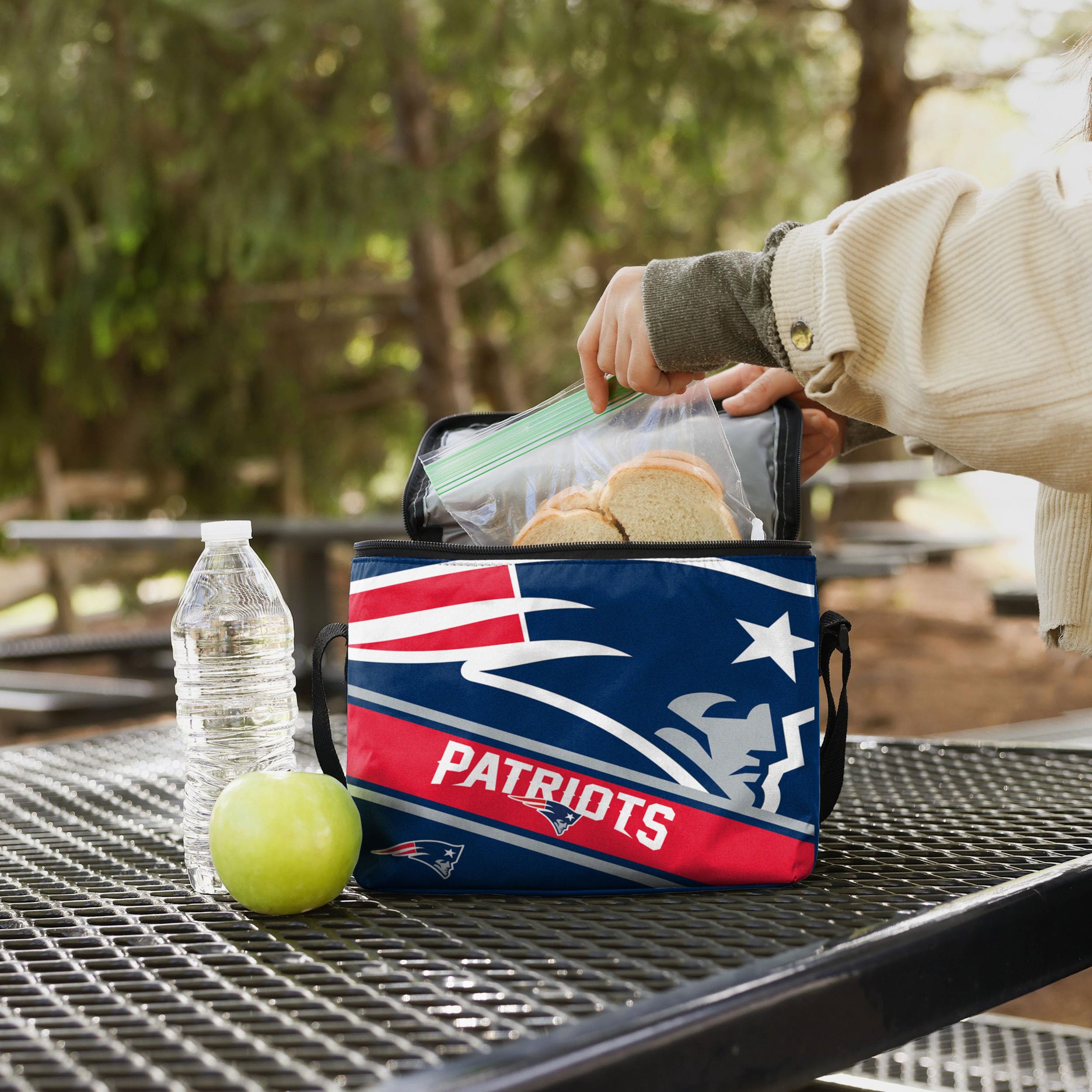 Foto 4 pulgar | Cooler Foco New England Patriots Con Logotipo Grande Y Rayas, Paquete De 6 - Venta Internacional.