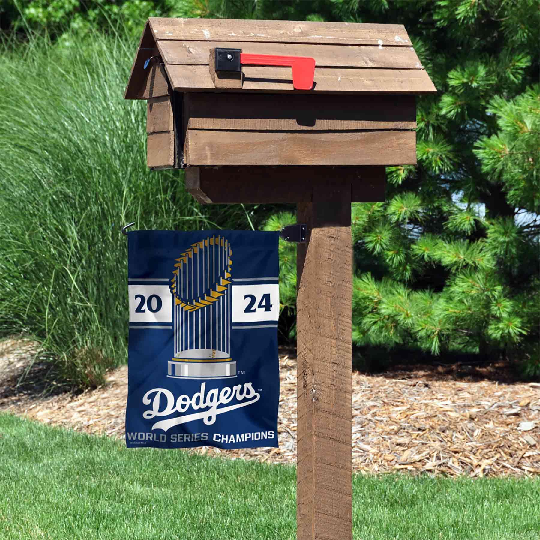 Foto 4 pulgar | Garden Flag Wincraft Los Angeles Dodgers 2024 Campeones Del Mundo - Venta Internacional.