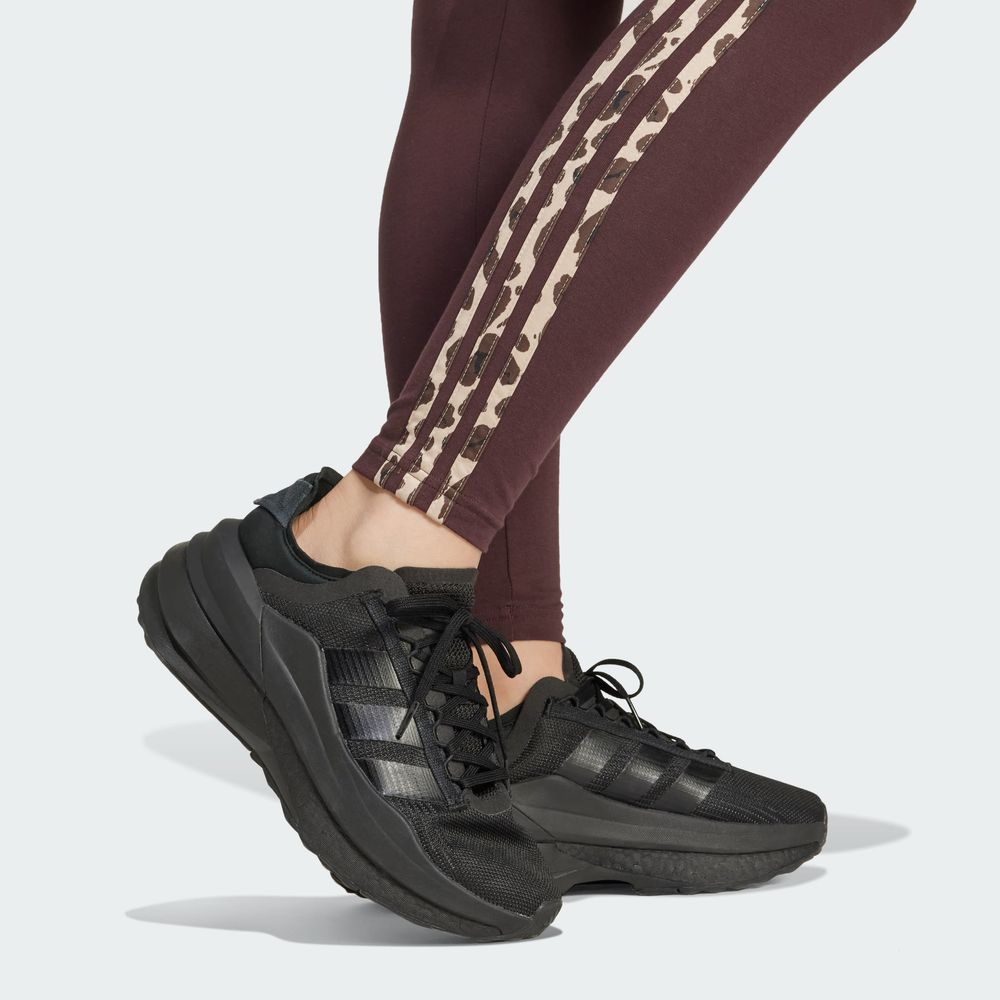 Foto 8 | Mallas Essentials 3 Franjas Animal Print Adidas Café Mujer