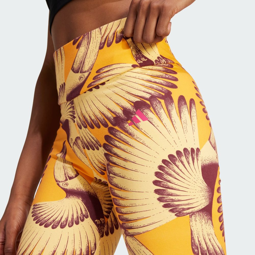 Foto 7 pulgar | Farm Bike Short Adidas Amarillo Mujer